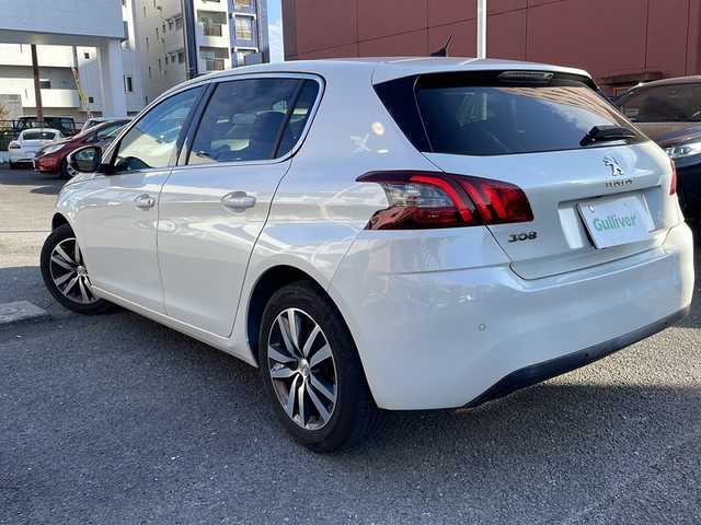 プジョー ３０８ アリュール スペシャルED 宮崎県 2018(平30)年 9.4万km ネイクルホワイト 純正ナビ Bluetooth ETC 全方位カメラ フルセグTV USB入力端子 前方のみドライブレコーダー LEDライト 純正フロアマット 純正アルミホイール ハーフレザーシート 前後コーナーセンサ-