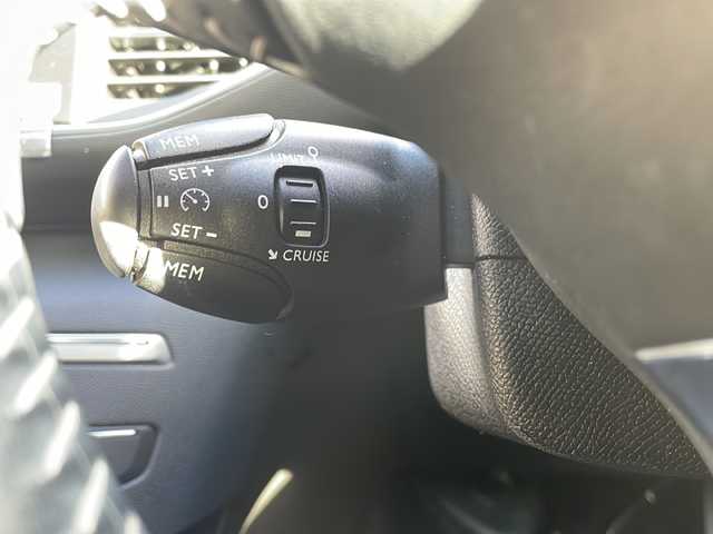 プジョー ３０８ アリュール スペシャルED 宮崎県 2018(平30)年 9.4万km ネイクルホワイト 純正ナビ Bluetooth ETC 全方位カメラ フルセグTV USB入力端子 前方のみドライブレコーダー LEDライト 純正フロアマット 純正アルミホイール ハーフレザーシート 前後コーナーセンサ-