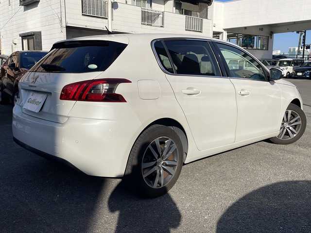 プジョー ３０８ アリュール スペシャルED 宮崎県 2018(平30)年 9.4万km ネイクルホワイト 純正ナビ Bluetooth ETC 全方位カメラ フルセグTV USB入力端子 前方のみドライブレコーダー LEDライト 純正フロアマット 純正アルミホイール ハーフレザーシート 前後コーナーセンサ-