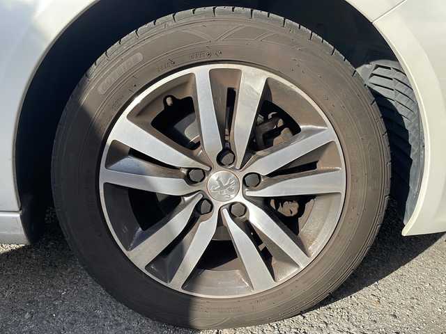 プジョー ３０８ アリュール スペシャルED 宮崎県 2018(平30)年 9.4万km ネイクルホワイト 純正ナビ Bluetooth ETC 全方位カメラ フルセグTV USB入力端子 前方のみドライブレコーダー LEDライト 純正フロアマット 純正アルミホイール ハーフレザーシート 前後コーナーセンサ-