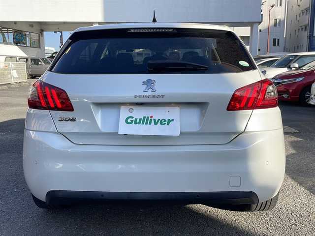 プジョー ３０８ アリュール スペシャルED 宮崎県 2018(平30)年 9.4万km ネイクルホワイト 純正ナビ Bluetooth ETC 全方位カメラ フルセグTV USB入力端子 前方のみドライブレコーダー LEDライト 純正フロアマット 純正アルミホイール ハーフレザーシート 前後コーナーセンサ-