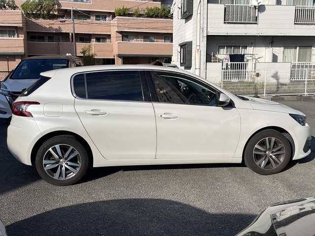 プジョー ３０８ アリュール スペシャルED 宮崎県 2018(平30)年 9.4万km ネイクルホワイト 純正ナビ Bluetooth ETC 全方位カメラ フルセグTV USB入力端子 前方のみドライブレコーダー LEDライト 純正フロアマット 純正アルミホイール ハーフレザーシート 前後コーナーセンサ-