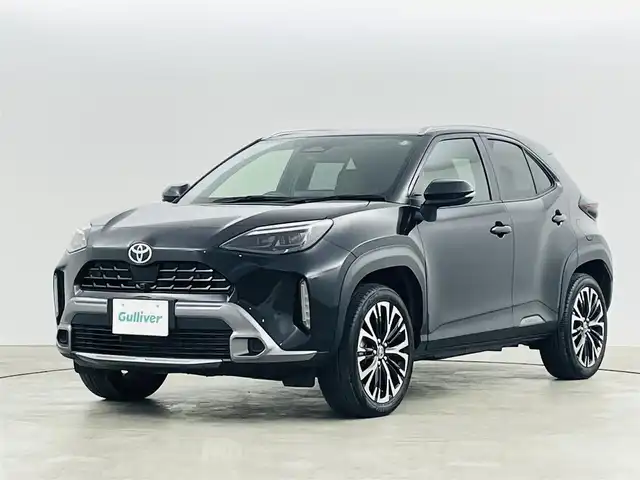 トヨタ ヤリスクロス ハイブリッド Z アドベンチャー 福島県 2024(令6)年 0.8万km ブラックマイカ トヨタセーフティ/・オートマチックハイビーム/・ロードサインアシスト/・パーキングサポートブレーキ/・プリクラッシュセーフティ/・レーントレーシングアシスト　/・レーダークルーズコントロール　/・ブラインドスポットモニター/純正ナビゲーション/・Bluetooth/AM・FM/USB/HDMI/・バックカメラ/・360度カメラ/・ETC/シートヒータ-/革巻きステアリング/・ステアリングスイッチ/・ステアリングヒーター/電動格納ミラー/・オートミラー/LEDライト/・フォグライト/・オートライト/・ヘッドライトリベライザー/電動リアゲート/ルーフレール