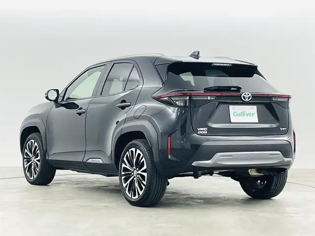 トヨタ ヤリスクロス ハイブリッド Z アドベンチャー 福島県 2024(令6)年 0.8万km ブラックマイカ トヨタセーフティ/・オートマチックハイビーム/・ロードサインアシスト/・パーキングサポートブレーキ/・プリクラッシュセーフティ/・レーントレーシングアシスト　/・レーダークルーズコントロール　/・ブラインドスポットモニター/純正ナビゲーション/・Bluetooth/AM・FM/USB/HDMI/・バックカメラ/・360度カメラ/・ETC/シートヒータ-/革巻きステアリング/・ステアリングスイッチ/・ステアリングヒーター/電動格納ミラー/・オートミラー/LEDライト/・フォグライト/・オートライト/・ヘッドライトリベライザー/電動リアゲート/ルーフレール
