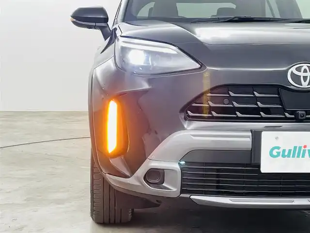 トヨタ ヤリスクロス ハイブリッド Z アドベンチャー 福島県 2024(令6)年 0.8万km ブラックマイカ トヨタセーフティ/・オートマチックハイビーム/・ロードサインアシスト/・パーキングサポートブレーキ/・プリクラッシュセーフティ/・レーントレーシングアシスト　/・レーダークルーズコントロール　/・ブラインドスポットモニター/純正ナビゲーション/・Bluetooth/AM・FM/USB/HDMI/・バックカメラ/・360度カメラ/・ETC/シートヒータ-/革巻きステアリング/・ステアリングスイッチ/・ステアリングヒーター/電動格納ミラー/・オートミラー/LEDライト/・フォグライト/・オートライト/・ヘッドライトリベライザー/電動リアゲート/ルーフレール