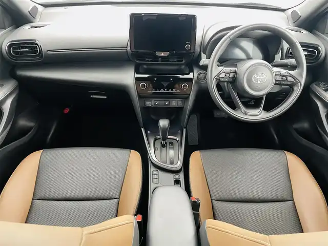トヨタ ヤリスクロス ハイブリッド Z アドベンチャー 福島県 2024(令6)年 0.8万km ブラックマイカ トヨタセーフティ/・オートマチックハイビーム/・ロードサインアシスト/・パーキングサポートブレーキ/・プリクラッシュセーフティ/・レーントレーシングアシスト　/・レーダークルーズコントロール　/・ブラインドスポットモニター/純正ナビゲーション/・Bluetooth/AM・FM/USB/HDMI/・バックカメラ/・360度カメラ/・ETC/シートヒータ-/革巻きステアリング/・ステアリングスイッチ/・ステアリングヒーター/電動格納ミラー/・オートミラー/LEDライト/・フォグライト/・オートライト/・ヘッドライトリベライザー/電動リアゲート/ルーフレール