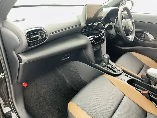 トヨタ ヤリスクロス ハイブリッド Z アドベンチャー 福島県 2024(令6)年 0.8万km ブラックマイカ トヨタセーフティ/・オートマチックハイビーム/・ロードサインアシスト/・パーキングサポートブレーキ/・プリクラッシュセーフティ/・レーントレーシングアシスト　/・レーダークルーズコントロール　/・ブラインドスポットモニター/純正ナビゲーション/・Bluetooth/AM・FM/USB/HDMI/・バックカメラ/・360度カメラ/・ETC/シートヒータ-/革巻きステアリング/・ステアリングスイッチ/・ステアリングヒーター/電動格納ミラー/・オートミラー/LEDライト/・フォグライト/・オートライト/・ヘッドライトリベライザー/電動リアゲート/ルーフレール