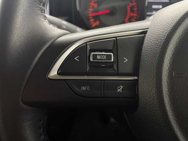 スズキ ジムニー XC 愛知県 2023(令5)年 3.7万km ピュアホワイトP /禁煙車//ディーラー純正ナビ(カロッツェリアAVIC-RL812)//フルセグTV・AM・FM・CD・DVD・Bluetooth・iPod・SD//バックカメラ//ETC//タイヤ：YOKOHAMA GEOLANDER A・T4 185・85・R16//ジムニー専用ベッドキット//BRAGAクリアフューエルリッドドア//KYGラゲッジマット//ショウワガレージ合皮シートカバー//デュアルセンサーブレーキサポート//誤発進抑制//車線逸脱警報//ふらつき警報//ハイビームアシスト//先行車発進お知らせ//標識認識//クルーズコントロール//LEDヘッドライト//オートライト//ヘッドライトウォッシャー//フロントフォグランプ//撥水加工シート//前席シートヒーター//純正16インチアルミホイール//背面タイヤ//純正ドアバイザー//純正ゴムマット//革巻きステアリング//ステアリングスイッチ//プッシュスタート//電動調整ミラー//アイドリングストップ//イモビライザー//横滑り防止装置//新車保証書・取扱説明書//スペアキー