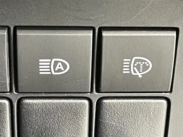 トヨタ ランドクルーザー プラド TX 熊本県 2019(令1)年 3.6万km ホワイトパールクリスタルシャイン 禁煙車　/モデリスタエアロ（Ｆ）/純正ナビ（ＣＤ・ＤＶＤ・フルセグ・ＢＴ・ＳＤ・ＵＳＢ）/バックカメラ　/社外全方位ドライブレコーダー　/ヘッドレスト取り付後席モニター/ビルトインＥＴＣ　/前後クリアランスソナー/レーダークルーズコントロール/衝突軽減ブレーキ/レーンキープアシスト/ダウンヒルアシスト/横滑り防止/ルーフレール/前後クリアランスソナー/ガナドールマフラー/純正フロアマット/RAYS２０インチAW/オートライト/オートマチックハイビーム/LEDヘッドライト/フォグライト/スマートキー/プッシュスタート/スペアキー1本/保証書/取扱説明書