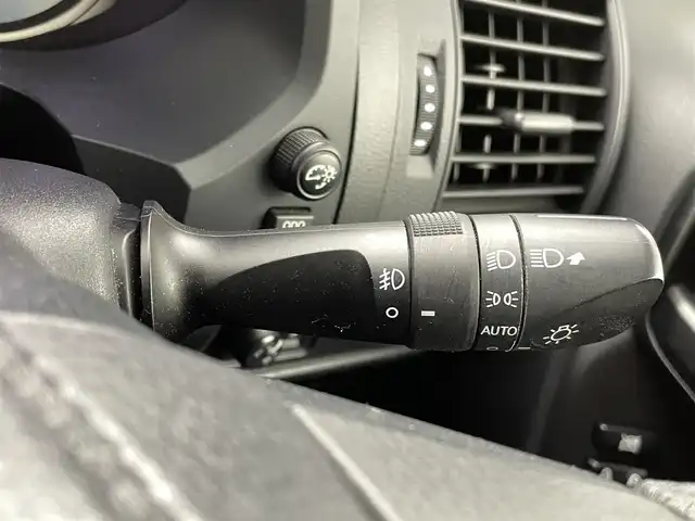 トヨタ ランドクルーザー プラド TX 熊本県 2019(令1)年 3.6万km ホワイトパールクリスタルシャイン 禁煙車　/モデリスタエアロ（Ｆ）/純正ナビ（ＣＤ・ＤＶＤ・フルセグ・ＢＴ・ＳＤ・ＵＳＢ）/バックカメラ　/社外全方位ドライブレコーダー　/ヘッドレスト取り付後席モニター/ビルトインＥＴＣ　/前後クリアランスソナー/レーダークルーズコントロール/衝突軽減ブレーキ/レーンキープアシスト/ダウンヒルアシスト/横滑り防止/ルーフレール/前後クリアランスソナー/ガナドールマフラー/純正フロアマット/RAYS２０インチAW/オートライト/オートマチックハイビーム/LEDヘッドライト/フォグライト/スマートキー/プッシュスタート/スペアキー1本/保証書/取扱説明書