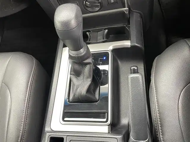 トヨタ ランドクルーザー プラド TX 熊本県 2019(令1)年 3.6万km ホワイトパールクリスタルシャイン 禁煙車　/モデリスタエアロ（Ｆ）/純正ナビ（ＣＤ・ＤＶＤ・フルセグ・ＢＴ・ＳＤ・ＵＳＢ）/バックカメラ　/社外全方位ドライブレコーダー　/ヘッドレスト取り付後席モニター/ビルトインＥＴＣ　/前後クリアランスソナー/レーダークルーズコントロール/衝突軽減ブレーキ/レーンキープアシスト/ダウンヒルアシスト/横滑り防止/ルーフレール/前後クリアランスソナー/ガナドールマフラー/純正フロアマット/RAYS２０インチAW/オートライト/オートマチックハイビーム/LEDヘッドライト/フォグライト/スマートキー/プッシュスタート/スペアキー1本/保証書/取扱説明書