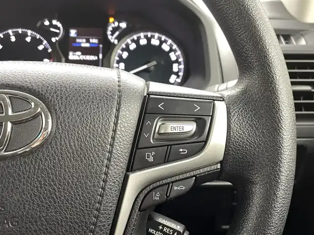 トヨタ ランドクルーザー プラド TX 熊本県 2019(令1)年 3.6万km ホワイトパールクリスタルシャイン 禁煙車　/モデリスタエアロ（Ｆ）/純正ナビ（ＣＤ・ＤＶＤ・フルセグ・ＢＴ・ＳＤ・ＵＳＢ）/バックカメラ　/社外全方位ドライブレコーダー　/ヘッドレスト取り付後席モニター/ビルトインＥＴＣ　/前後クリアランスソナー/レーダークルーズコントロール/衝突軽減ブレーキ/レーンキープアシスト/ダウンヒルアシスト/横滑り防止/ルーフレール/前後クリアランスソナー/ガナドールマフラー/純正フロアマット/RAYS２０インチAW/オートライト/オートマチックハイビーム/LEDヘッドライト/フォグライト/スマートキー/プッシュスタート/スペアキー1本/保証書/取扱説明書