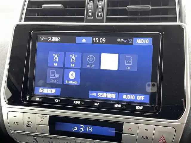 トヨタ ランドクルーザー プラド TX 熊本県 2019(令1)年 3.6万km ホワイトパールクリスタルシャイン 禁煙車　/モデリスタエアロ（Ｆ）/純正ナビ（ＣＤ・ＤＶＤ・フルセグ・ＢＴ・ＳＤ・ＵＳＢ）/バックカメラ　/社外全方位ドライブレコーダー　/ヘッドレスト取り付後席モニター/ビルトインＥＴＣ　/前後クリアランスソナー/レーダークルーズコントロール/衝突軽減ブレーキ/レーンキープアシスト/ダウンヒルアシスト/横滑り防止/ルーフレール/前後クリアランスソナー/ガナドールマフラー/純正フロアマット/RAYS２０インチAW/オートライト/オートマチックハイビーム/LEDヘッドライト/フォグライト/スマートキー/プッシュスタート/スペアキー1本/保証書/取扱説明書