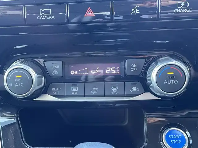 日産 セレナ e－パワー ハイウェイスター V 群馬県 2021(令3)年 5.7万km ダイヤモンドブラック セーフティパックA/純正10型ナビ/CD・DVD・SD/Bluetooth・フルセグ/純正フリップダウンモニター/アラウンドビューモニター/両側パワースライドドア/デジタルインナーミラー/プロパイロット/純正ドライブレコーダー/ビルトインETC/追従クルーズコントロール/横滑り防止装置/レーンキープアシスト/衝突軽減ブレーキ/アイドリングストップ/LEDヘッドライト/純正シートカバー/純正アルミホイール/純正フロアマット/スマートキー×2