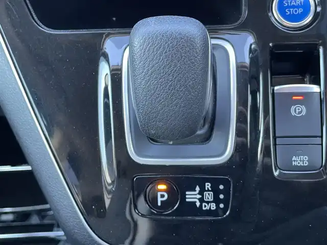 日産 セレナ e－パワー ハイウェイスター V 群馬県 2021(令3)年 5.7万km ダイヤモンドブラック セーフティパックA/純正10型ナビ/CD・DVD・SD/Bluetooth・フルセグ/純正フリップダウンモニター/アラウンドビューモニター/両側パワースライドドア/デジタルインナーミラー/プロパイロット/純正ドライブレコーダー/ビルトインETC/追従クルーズコントロール/横滑り防止装置/レーンキープアシスト/衝突軽減ブレーキ/アイドリングストップ/LEDヘッドライト/純正シートカバー/純正アルミホイール/純正フロアマット/スマートキー×2