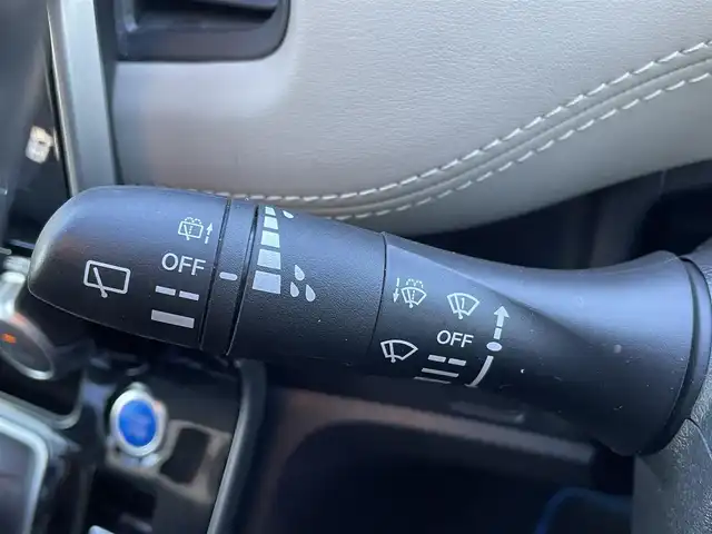 日産 セレナ e－パワー ハイウェイスター V 群馬県 2021(令3)年 5.7万km ダイヤモンドブラック セーフティパックA/純正10型ナビ/CD・DVD・SD/Bluetooth・フルセグ/純正フリップダウンモニター/アラウンドビューモニター/両側パワースライドドア/デジタルインナーミラー/プロパイロット/純正ドライブレコーダー/ビルトインETC/追従クルーズコントロール/横滑り防止装置/レーンキープアシスト/衝突軽減ブレーキ/アイドリングストップ/LEDヘッドライト/純正シートカバー/純正アルミホイール/純正フロアマット/スマートキー×2