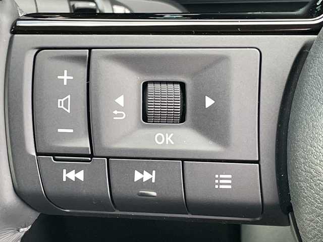 日産 セレナ e－パワー ハイウェイスター V 千葉県 2025(令7)年 0.1万km プリズムホワイト 純正12，3センチワイドディスプレイ/(AM/FM/フルセグ/BT/USB/HDMI/アップルカープレイ)/プロパイロット/クリアランスソナー/置くだけ充電/全周囲カメラ/デジタルインナーミラー/ナビ連動ドライブレコーダー/ブラインドスポットモニター/パーキングアシスト/衝突被害軽減システム/車線逸脱警報/バックカメラ/クルーズコントロール/両側パワースライドドア/ハンズフリーオートスライドドア/横滑り防止装置/ETC/アイドリングストップ/LEDヘッドライト/フォグランプ/オートライト/ウィンカーミラー/電動格納ミラー/純正16インチAW/シートヒーター/シートリフター/プッシュスタート/スマートキー/フロアマット/スペアキー/取扱説明書/保証書