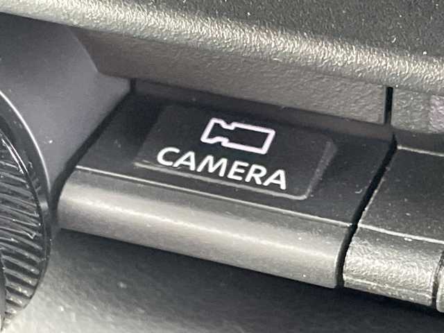 日産 セレナ e－パワー ハイウェイスター V 千葉県 2025(令7)年 0.1万km プリズムホワイト 純正12，3センチワイドディスプレイ/(AM/FM/フルセグ/BT/USB/HDMI/アップルカープレイ)/プロパイロット/クリアランスソナー/置くだけ充電/全周囲カメラ/デジタルインナーミラー/ナビ連動ドライブレコーダー/ブラインドスポットモニター/パーキングアシスト/衝突被害軽減システム/車線逸脱警報/バックカメラ/クルーズコントロール/両側パワースライドドア/ハンズフリーオートスライドドア/横滑り防止装置/ETC/アイドリングストップ/LEDヘッドライト/フォグランプ/オートライト/ウィンカーミラー/電動格納ミラー/純正16インチAW/シートヒーター/シートリフター/プッシュスタート/スマートキー/フロアマット/スペアキー/取扱説明書/保証書