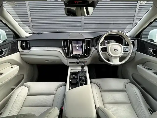 ボルボ ＸＣ６０ D4 AWD インスクリプション 茨城県 2019(平31)年 6万km パール １オーナー　/ｈ／ｋ　/白革　/全席シートヒーター　/Ｍ付ＰＷシート　/ＨＵＤ　/３６０度カメラ　/インテリセーフ　/ＡＣＣ　/ＬＫＡ　/ＢＬＩＳ　/ＰＷテールゲート　/ナビ　/１２セグ　/ＣａｒＰｌａｙ　/ＵＳＢ　/ＬＥＤ　/ＥＴＣ/禁煙車