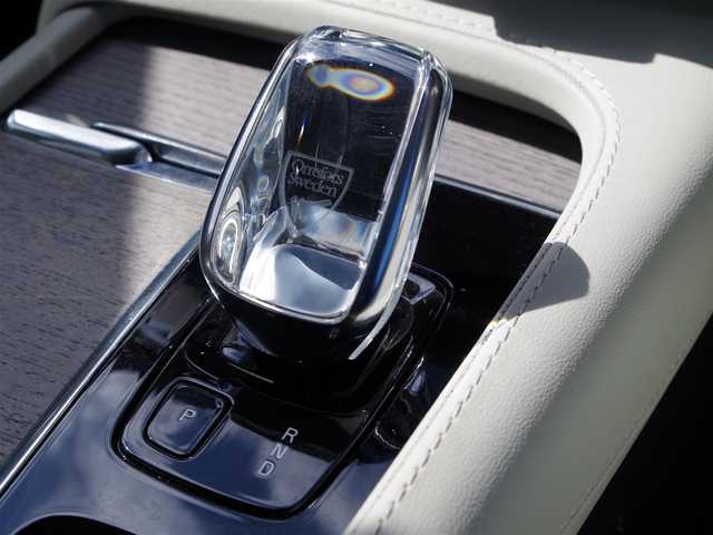 ボルボ ＸＣ９０ B6 AWD インスクリプション 埼玉県 2021(令3)年 2.7万km パール ホワイトレザーシート /アダプティブクルーズコントロール /インテリセーフ /harman/kardon /ヘッドアップディスプレイ /Carplay /ブラインドスポットモニター /全周囲カメラ /ETC /ドラレコ /純正ナビ/フルセグTV /ワイヤレス充電/シートポジションメモリー機能/全席シートヒーター/前席ベンチレーション/ステアリングヒーター
