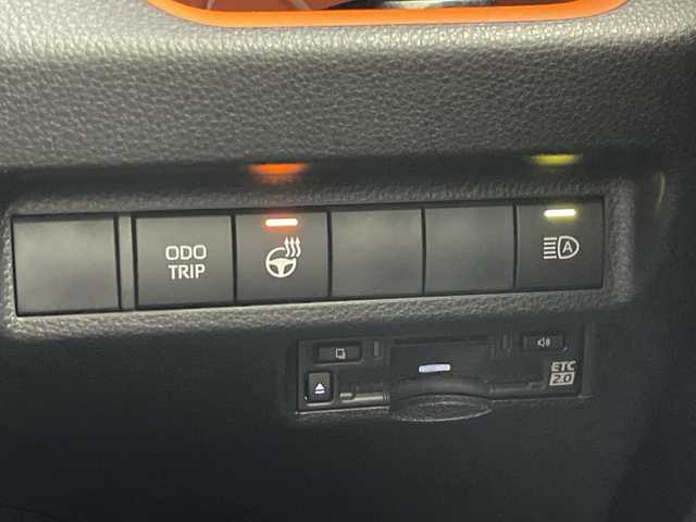 トヨタ ＲＡＶ４ アドベンチャー 愛知県 2023(令5)年 1.2万km アティチュードブラックマイカ 禁煙車/純正10.5インチナビ/（AM/FM/Bluetooth/フルセグTV/USB)/サンルーフ/バックカメラ/トヨタセーフティセンス/・プリクラッシュセーフティ/・レーンディパーチャーアラート/・オートマチックハイビーム/・レーダークルーズコントロール/・先行車発進お知らせ機能/ブラインドスポットモニター/クリアランスソナー/ETC2.0/ドライブレコーダー/デジタルインナーミラー/快適温熱シート/シートベンチレーション/パワーシート/メモリシート/ステアリングヒータ/革巻きステアリング/ダウンヒルアシスト/スマートキー/プッシュスタート/LEDヘッドライト/フロントフォグランプ/純正19インチアルミホイール/純正フロアマット/横滑り防止装置/ステアリングスイッチ