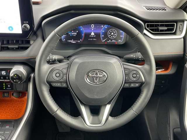 トヨタ ＲＡＶ４ アドベンチャー 愛知県 2023(令5)年 1.2万km アティチュードブラックマイカ 禁煙車/純正10.5インチナビ/（AM/FM/Bluetooth/フルセグTV/USB)/サンルーフ/バックカメラ/トヨタセーフティセンス/・プリクラッシュセーフティ/・レーンディパーチャーアラート/・オートマチックハイビーム/・レーダークルーズコントロール/・先行車発進お知らせ機能/ブラインドスポットモニター/クリアランスソナー/ETC2.0/ドライブレコーダー/デジタルインナーミラー/快適温熱シート/シートベンチレーション/パワーシート/メモリシート/ステアリングヒータ/革巻きステアリング/ダウンヒルアシスト/スマートキー/プッシュスタート/LEDヘッドライト/フロントフォグランプ/純正19インチアルミホイール/純正フロアマット/横滑り防止装置/ステアリングスイッチ