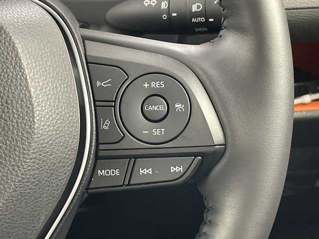 トヨタ ＲＡＶ４ アドベンチャー 愛知県 2023(令5)年 1.2万km アティチュードブラックマイカ 禁煙車/純正10.5インチナビ/（AM/FM/Bluetooth/フルセグTV/USB)/サンルーフ/バックカメラ/トヨタセーフティセンス/・プリクラッシュセーフティ/・レーンディパーチャーアラート/・オートマチックハイビーム/・レーダークルーズコントロール/・先行車発進お知らせ機能/ブラインドスポットモニター/クリアランスソナー/ETC2.0/ドライブレコーダー/デジタルインナーミラー/快適温熱シート/シートベンチレーション/パワーシート/メモリシート/ステアリングヒータ/革巻きステアリング/ダウンヒルアシスト/スマートキー/プッシュスタート/LEDヘッドライト/フロントフォグランプ/純正19インチアルミホイール/純正フロアマット/横滑り防止装置/ステアリングスイッチ