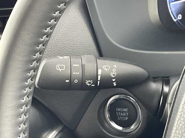 トヨタ ＲＡＶ４ アドベンチャー 愛知県 2023(令5)年 1.2万km アティチュードブラックマイカ 禁煙車/純正10.5インチナビ/（AM/FM/Bluetooth/フルセグTV/USB)/サンルーフ/バックカメラ/トヨタセーフティセンス/・プリクラッシュセーフティ/・レーンディパーチャーアラート/・オートマチックハイビーム/・レーダークルーズコントロール/・先行車発進お知らせ機能/ブラインドスポットモニター/クリアランスソナー/ETC2.0/ドライブレコーダー/デジタルインナーミラー/快適温熱シート/シートベンチレーション/パワーシート/メモリシート/ステアリングヒータ/革巻きステアリング/ダウンヒルアシスト/スマートキー/プッシュスタート/LEDヘッドライト/フロントフォグランプ/純正19インチアルミホイール/純正フロアマット/横滑り防止装置/ステアリングスイッチ