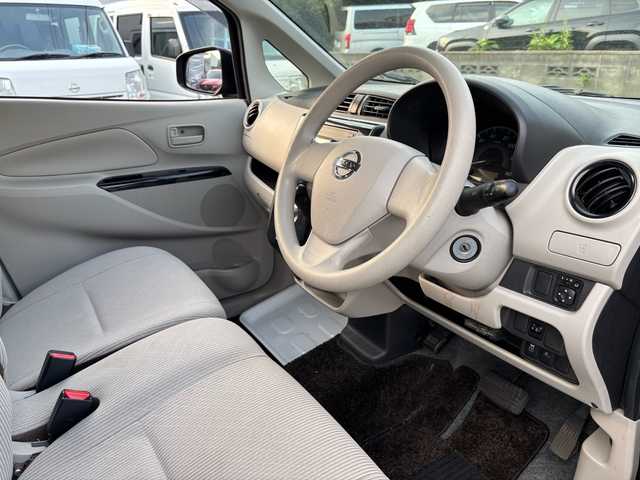 日産 デイズ J 福岡県 2018(平30)年 4.3万km ブラック オーディオ/（AM/FM/AUX）/横滑り防止/衝突軽減/ETC/純正フロアマット/電格ミラー/スペアキー×１/保証書
