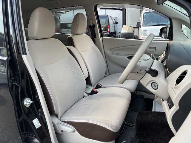 日産 デイズ J 福岡県 2018(平30)年 4.3万km ブラック オーディオ/（AM/FM/AUX）/横滑り防止/衝突軽減/ETC/純正フロアマット/電格ミラー/スペアキー×１/保証書