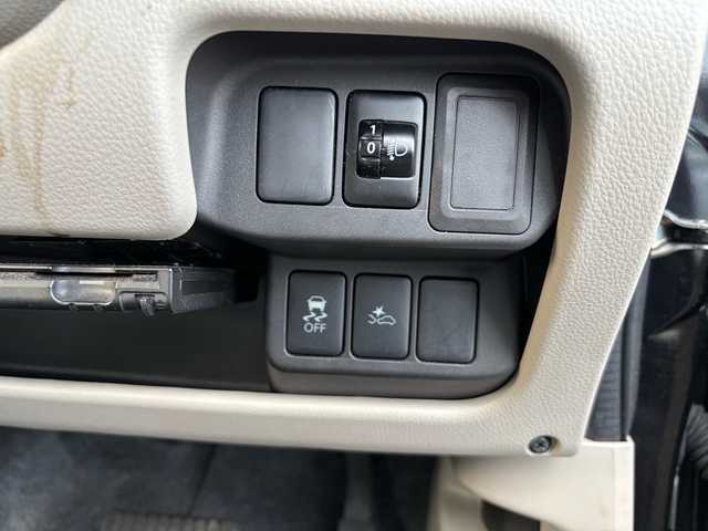 日産 デイズ J 福岡県 2018(平30)年 4.3万km ブラック オーディオ/（AM/FM/AUX）/横滑り防止/衝突軽減/ETC/純正フロアマット/電格ミラー/スペアキー×１/保証書