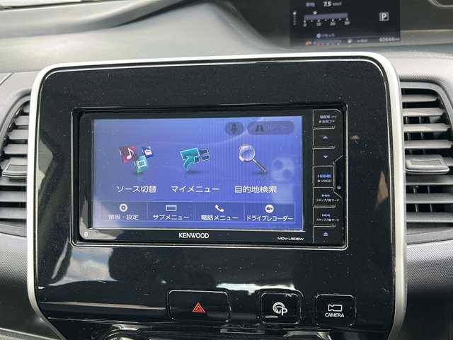 日産 セレナ X Vセレクション 福岡県 2018(平30)年 6.1万km ブリリアントホワイトパール 社外７インチメモリナビ（MDV-L505W）/（AM/FM/CD/DVD/BT/フルセグTV）/クルーズコントロール/両側パワースライドドア/全方位カメラ/コーナーセンサー/衝突被害軽減システム/横滑り防止装置/純正フロアマット/ハロゲンヘッドライト/アイドリングストップ/スマートキー/プッシュスタートボタン/ETC/ドライブレコーダー