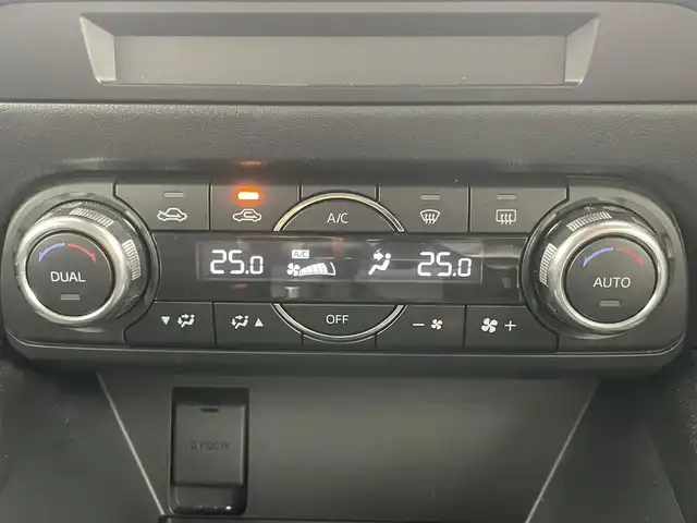 マツダ ＣＸ－５ XD プロアクティブ 岡山県 2017(平29)年 9.4万km ジェットブラックマイカ 純正ナビ/（Bluetooth/フルセグTV/Carplay/USB接続/CD/DVD）/衝突軽減ブレーキシステム/レーダークルーズコントロール/バックカメラ/サイドカメラ（左側のみ）/LEDヘッドライト/オートハイビーム/ETC/ブラインドスポットモニター/フロアマット/シートリフター/チルトステアリング/踏み間違い防止/純正19インチアルミホイール/取扱説明書/新車保証書/スマートキー×２