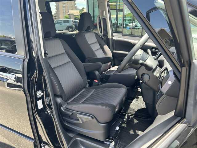 日産 セレナ ハイウェイスター V 東京都 2021(令3)年 3.2万km ダイヤモンドブラック 純正10インチナビ/フリップダウンモニター/プロパイロット/アラウンドビューモニター/両側パワースライドドア/ビルトインETC/衝突軽減ブレーキ/レーンキープアシスト/レーダークルーズコントロール/コーナーセンサー/LEDヘッドライト/アイドリングストップ/スマートキー