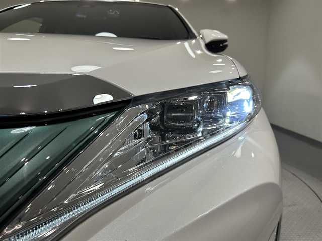 トヨタ ハリアー プログレス 愛知県 2019(令1)年 5.7万km ホワイトパールクリスタルシャイン 純正９インチナビ/ＪＢＬプレミアムサウンド/パノラミックビューモニター/レーダークルーズコントロール/パワーバックドア/衝突軽減ブレーキ/クリアランスソナー/レーンディパーチャーアラート/オートハイビーム/前後ドライブレコーダー/ビルトインＥＴＣ2.0/ハーフレザーシート/パワーシート/ISOFIX