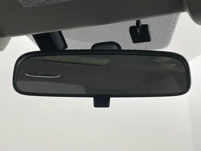スバル インプレッサ スポーツ 2．0i－L アイサイト 道央・札幌 2018(平30)年 4万km クリスタルホワイトP ・４WD/・寒冷地仕様/・社外メモリナビ/・CD/DVD/SD/BT/iPod/AUX/・フルセグTV/・バックカメラ/・アイサイト/・レーンキープアシスト/・ダウンヒルアシストコントロール/・アダプティブクルーズコントロール/・パドルシフト/・横滑り防止装置/・ブラインドスポットモニター/・アイドリングストップ/・LEDヘッドライト/・オートライト/・ヘッドライトレベライザー/・純正17インチAW/・純正フロアマット/・プッシュスタート/・スマートキー