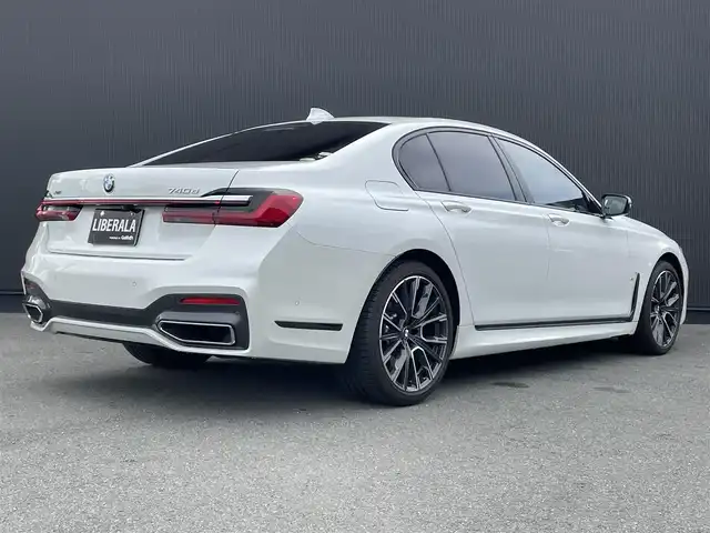 ＢＭＷ ７４０ｄ xDrive Mスポーツ 静岡県 2019(令1)年 2万km ミネラルホワイト 衝突軽減ブレーキ　/黒革　/ＡＣＣ　/ＳＲ　/ＣａｒＰｌａｙ　/ＨＵＤ　/ＬＥＤ /harmankardonサウンド/パワーシート/ヒーター/エアー/メモリ/レーザーライト /ジェスチャーコントロール