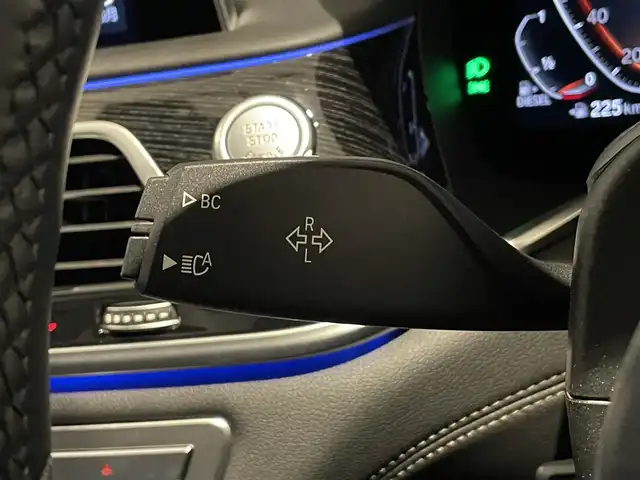 ＢＭＷ ７４０ｄ xDrive Mスポーツ 静岡県 2019(令1)年 2万km ミネラルホワイト 衝突軽減ブレーキ　/黒革　/ＡＣＣ　/ＳＲ　/ＣａｒＰｌａｙ　/ＨＵＤ　/ＬＥＤ /harmankardonサウンド/パワーシート/ヒーター/エアー/メモリ/レーザーライト /ジェスチャーコントロール