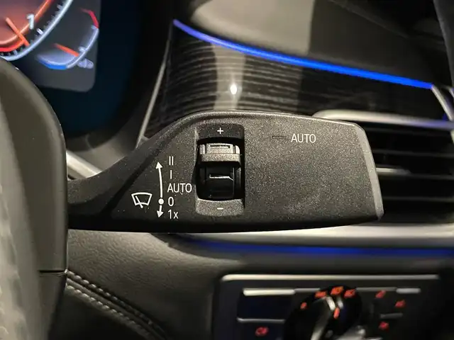 ＢＭＷ ７４０ｄ xDrive Mスポーツ 静岡県 2019(令1)年 2万km ミネラルホワイト 衝突軽減ブレーキ　/黒革　/ＡＣＣ　/ＳＲ　/ＣａｒＰｌａｙ　/ＨＵＤ　/ＬＥＤ /harmankardonサウンド/パワーシート/ヒーター/エアー/メモリ/レーザーライト /ジェスチャーコントロール