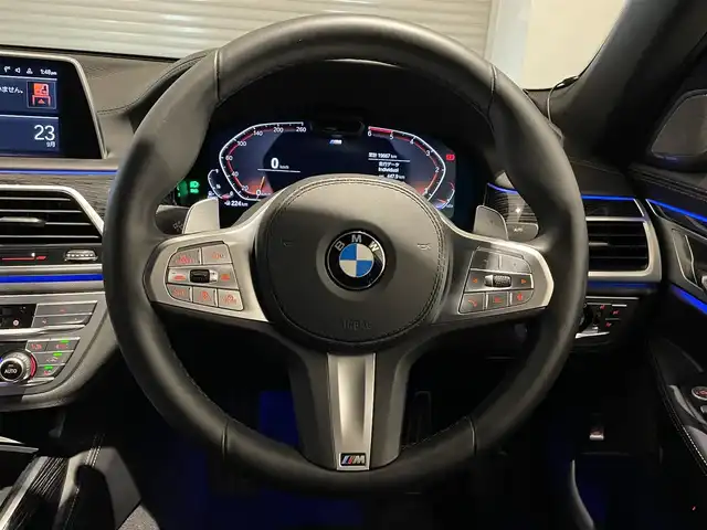 ＢＭＷ ７４０ｄ xDrive Mスポーツ 静岡県 2019(令1)年 2万km ミネラルホワイト 衝突軽減ブレーキ　/黒革　/ＡＣＣ　/ＳＲ　/ＣａｒＰｌａｙ　/ＨＵＤ　/ＬＥＤ /harmankardonサウンド/パワーシート/ヒーター/エアー/メモリ/レーザーライト /ジェスチャーコントロール