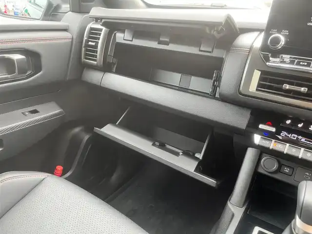 三菱 トライトン GSR 島根県 2025(令7)年 0.3万km ダイヤモンドブラックマイカ 純正メモリナビ　/Ｂｌｕｅｔｏｏｔｈ接続　/全方位／バックカメラ　/前後ドライブレコーダー　/黒革シート/運転席パワーシート/前席シートヒーター/電動トノカバー(ロールタイプ)/レーダークルーズコントロール　/衝突軽減ブレーキ　/前後コーナーセンサー　/ステアリングヒーター/スマートキー/プッシュスタート　/ＥＴＣ/純正ＬＥＤヘッドライト　/純正１８インチアルミホイール/純正フロアマット/保証書・取説・スペアキー