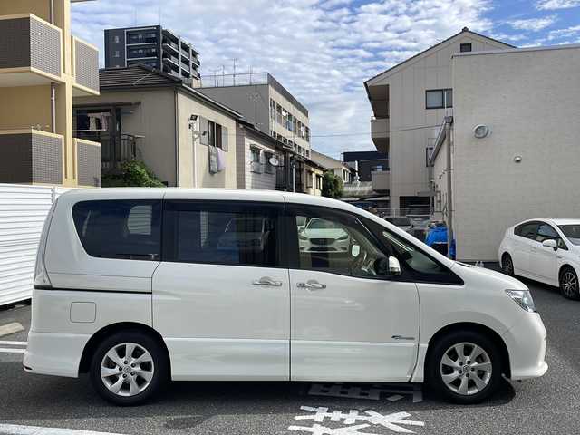 日産 セレナ ハイウェイスター Sハイブリッド 広島県 2013(平25)年 2.7万km ホワイトパール /登録時走行距離/　　　　　　　26249キロ/ワンオーナー/純正ナビ/バックカメラ/地デジ/両側パワースライドドア/クルーズコントロール/スペアキー×１/ビルトインETC/新車時整備手帳/　　【保証書】/取扱説明書/