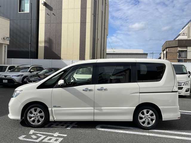 日産 セレナ ハイウェイスター Sハイブリッド 山口県 2013(平25)年 2.7万km ホワイトパール /登録時走行距離/　　　　　　　26249キロ/ワンオーナー/純正ナビ/バックカメラ/地デジ/両側パワースライドドア/クルーズコントロール/スペアキー×１/ビルトインETC/新車時整備手帳/　　【保証書】/取扱説明書/