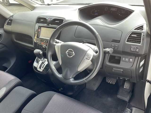 日産 セレナ ハイウェイスター Sハイブリッド 山口県 2013(平25)年 2.7万km ホワイトパール /登録時走行距離/　　　　　　　26249キロ/ワンオーナー/純正ナビ/バックカメラ/地デジ/両側パワースライドドア/クルーズコントロール/スペアキー×１/ビルトインETC/新車時整備手帳/　　【保証書】/取扱説明書/