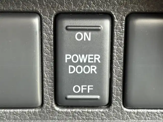 日産 セレナ ハイウェイスター Sハイブリッド 山口県 2013(平25)年 2.7万km ホワイトパール /登録時走行距離/　　　　　　　26249キロ/ワンオーナー/純正ナビ/バックカメラ/地デジ/両側パワースライドドア/クルーズコントロール/スペアキー×１/ビルトインETC/新車時整備手帳/　　【保証書】/取扱説明書/