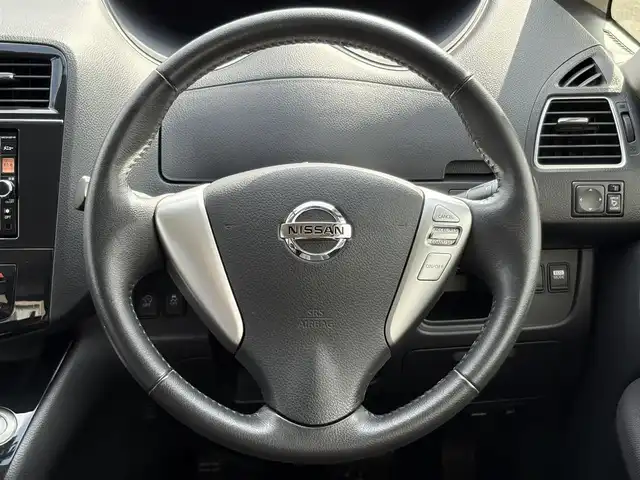 日産 セレナ ハイウェイスター Sハイブリッド 山口県 2013(平25)年 2.7万km ホワイトパール /登録時走行距離/　　　　　　　26249キロ/ワンオーナー/純正ナビ/バックカメラ/地デジ/両側パワースライドドア/クルーズコントロール/スペアキー×１/ビルトインETC/新車時整備手帳/　　【保証書】/取扱説明書/