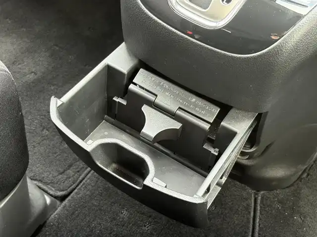 日産 セレナ ハイウェイスター Sハイブリッド 山口県 2013(平25)年 2.7万km ホワイトパール /登録時走行距離/　　　　　　　26249キロ/ワンオーナー/純正ナビ/バックカメラ/地デジ/両側パワースライドドア/クルーズコントロール/スペアキー×１/ビルトインETC/新車時整備手帳/　　【保証書】/取扱説明書/