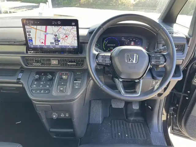 ホンダ ステップワゴン 富山県 2023(令5)年 7.8万km クリスタルブラックパール アラウンドビューモニター/メーカーナビ/フルセグＴＶ/Bluetooth/ＤＶＤ再生/ビルトインＥＴＣ/両側パワースライドドア/ハーフレザーシート/運転席助手席シートヒーター/LEDオートライト/ＬＥＤフォグライト/レーダークルーズコントロール/レーンキープアシスト/パワーバックドア