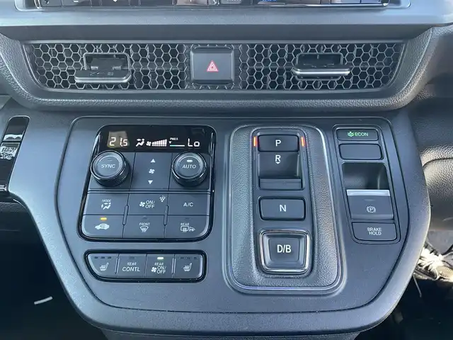 ホンダ ステップワゴン 富山県 2023(令5)年 7.8万km クリスタルブラックパール アラウンドビューモニター/メーカーナビ/フルセグＴＶ/Bluetooth/ＤＶＤ再生/ビルトインＥＴＣ/両側パワースライドドア/ハーフレザーシート/運転席助手席シートヒーター/LEDオートライト/ＬＥＤフォグライト/レーダークルーズコントロール/レーンキープアシスト/パワーバックドア