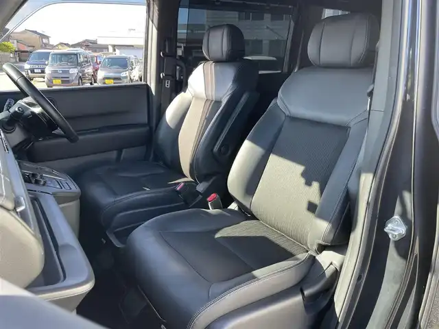 ホンダ ステップワゴン 富山県 2023(令5)年 7.8万km クリスタルブラックパール アラウンドビューモニター/メーカーナビ/フルセグＴＶ/Bluetooth/ＤＶＤ再生/ビルトインＥＴＣ/両側パワースライドドア/ハーフレザーシート/運転席助手席シートヒーター/LEDオートライト/ＬＥＤフォグライト/レーダークルーズコントロール/レーンキープアシスト/パワーバックドア